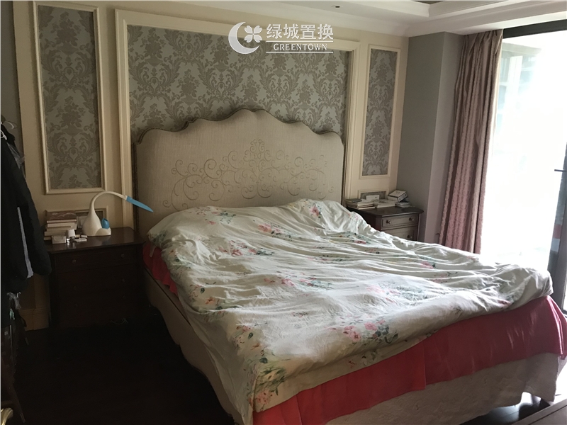 房间